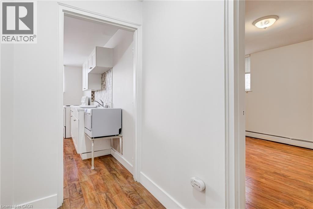 807 Robinson Street Unit# B, Burlington, Ontario  L7R 2L4 - Photo 4 - 40765210