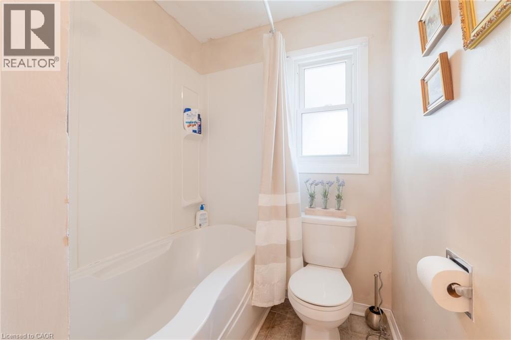 325 Simpson Avenue, Welland, Ontario  L3B 4Y7 - Photo 10 - 40764244