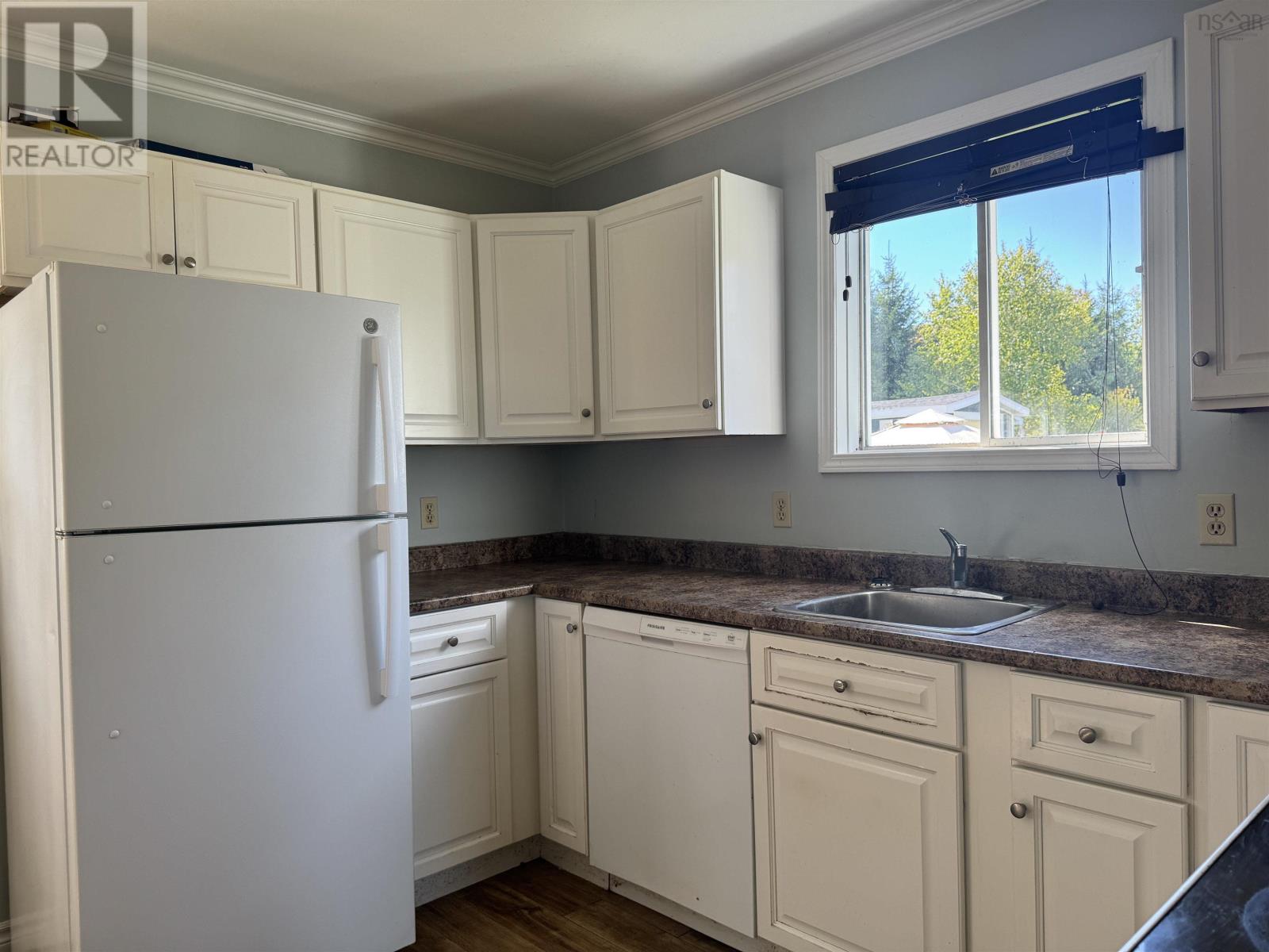 8 & 10 Thirteenth Street, Trenton, Nova Scotia  B0K 1X0 - Photo 6 - 202522126