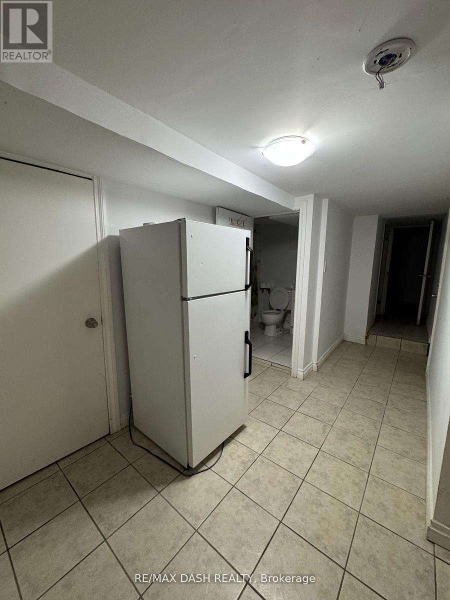 Main - 35 Woodward Avenue, Toronto, Ontario  M4L 2Y5 - Photo 8 - E12372774