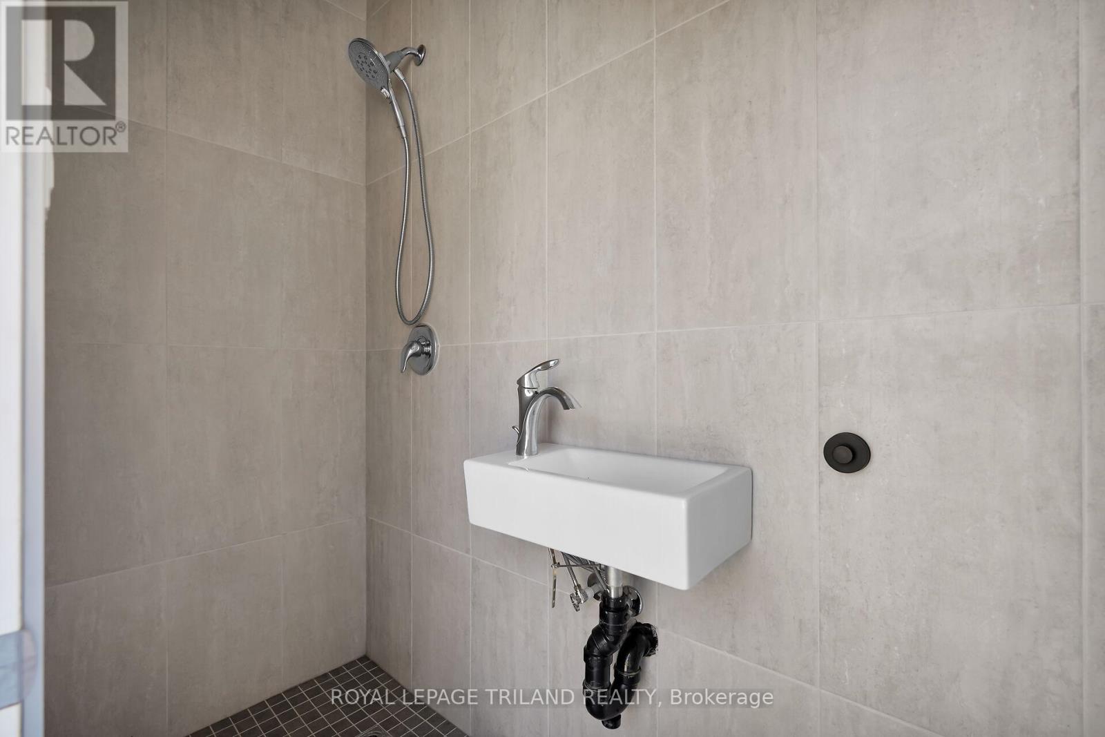 62 Crestview Drive, Middlesex Centre, Ontario  N0L 1R0 - Photo 46 - X12374770