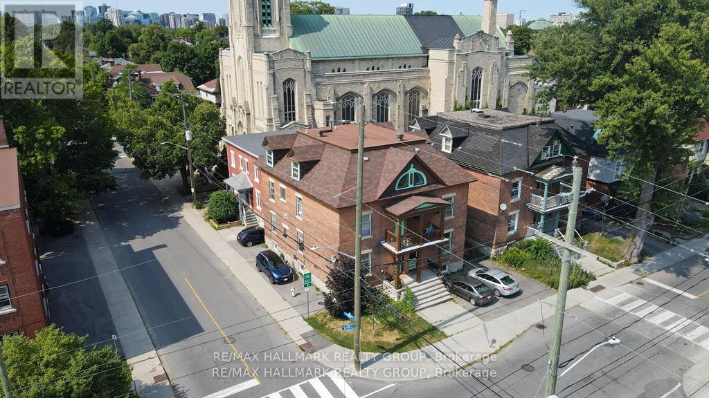 253 Fifth Avenue, Ottawa, Ontario  K1S 2N1 - Photo 2 - X12374675