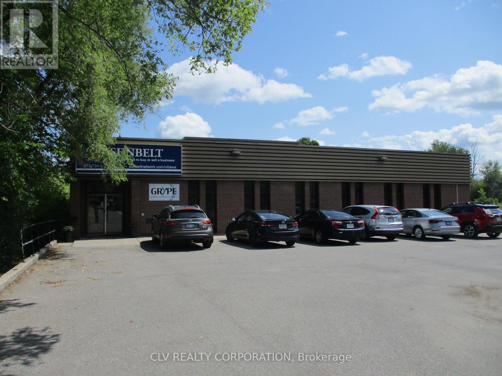 2821 Riverside Drive, Ottawa, Ontario  K1V 8N4 - Photo 2 - X12374700