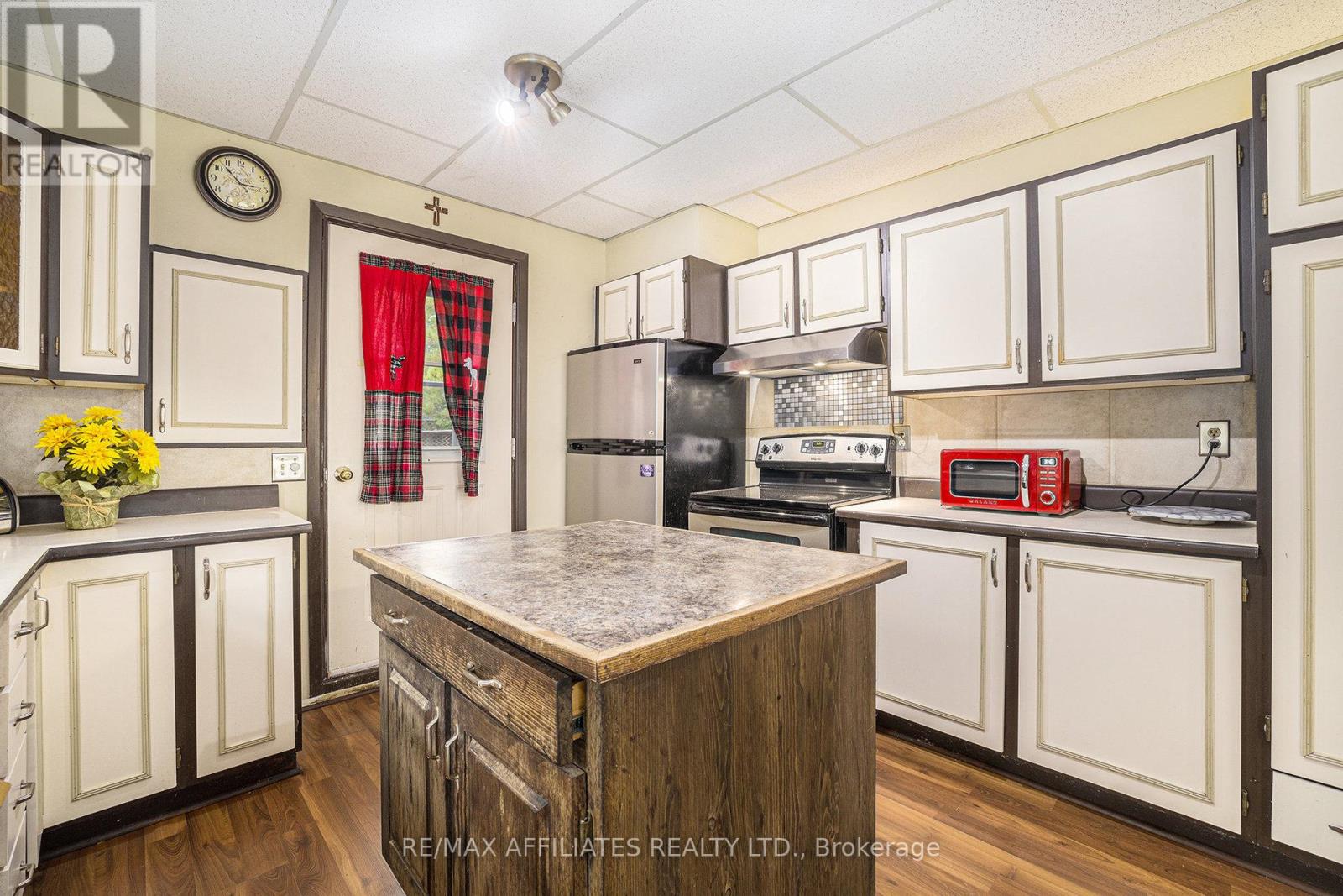 90 Main Street, Merrickville-Wolford, Ontario  K0G 1G0 - Photo 6 - X12374838