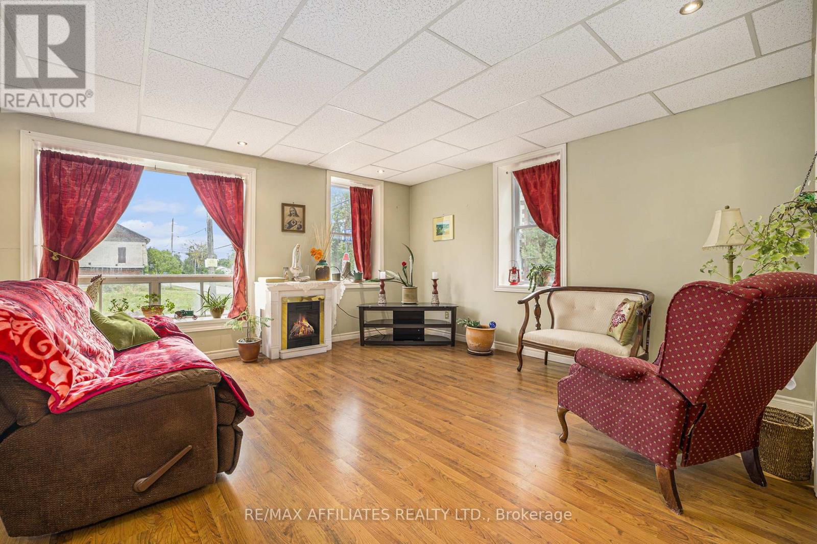 90 Main Street, Merrickville-Wolford, Ontario  K0G 1G0 - Photo 7 - X12374838