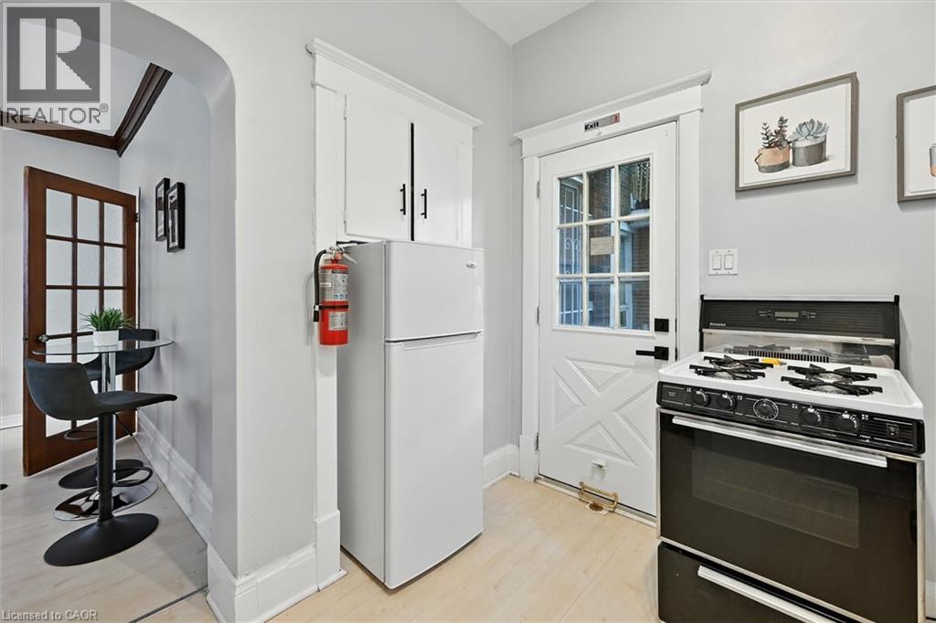 1047 Main Street E, Hamilton, Ontario  L8M 1N5 - Photo 43 - 40765247