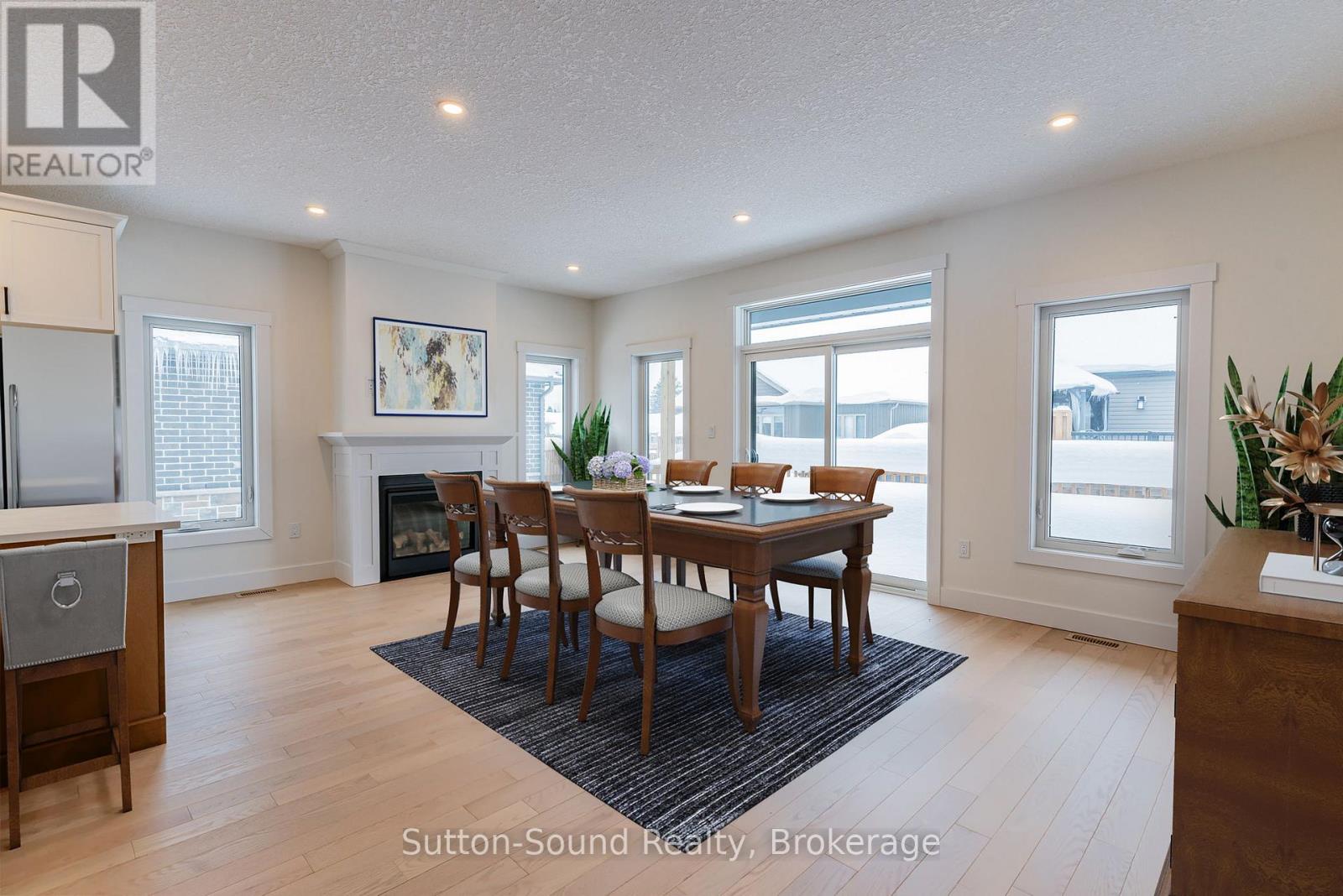 325 6th Avenue W, Owen Sound, Ontario  N4K 0E4 - Photo 8 - X12374657