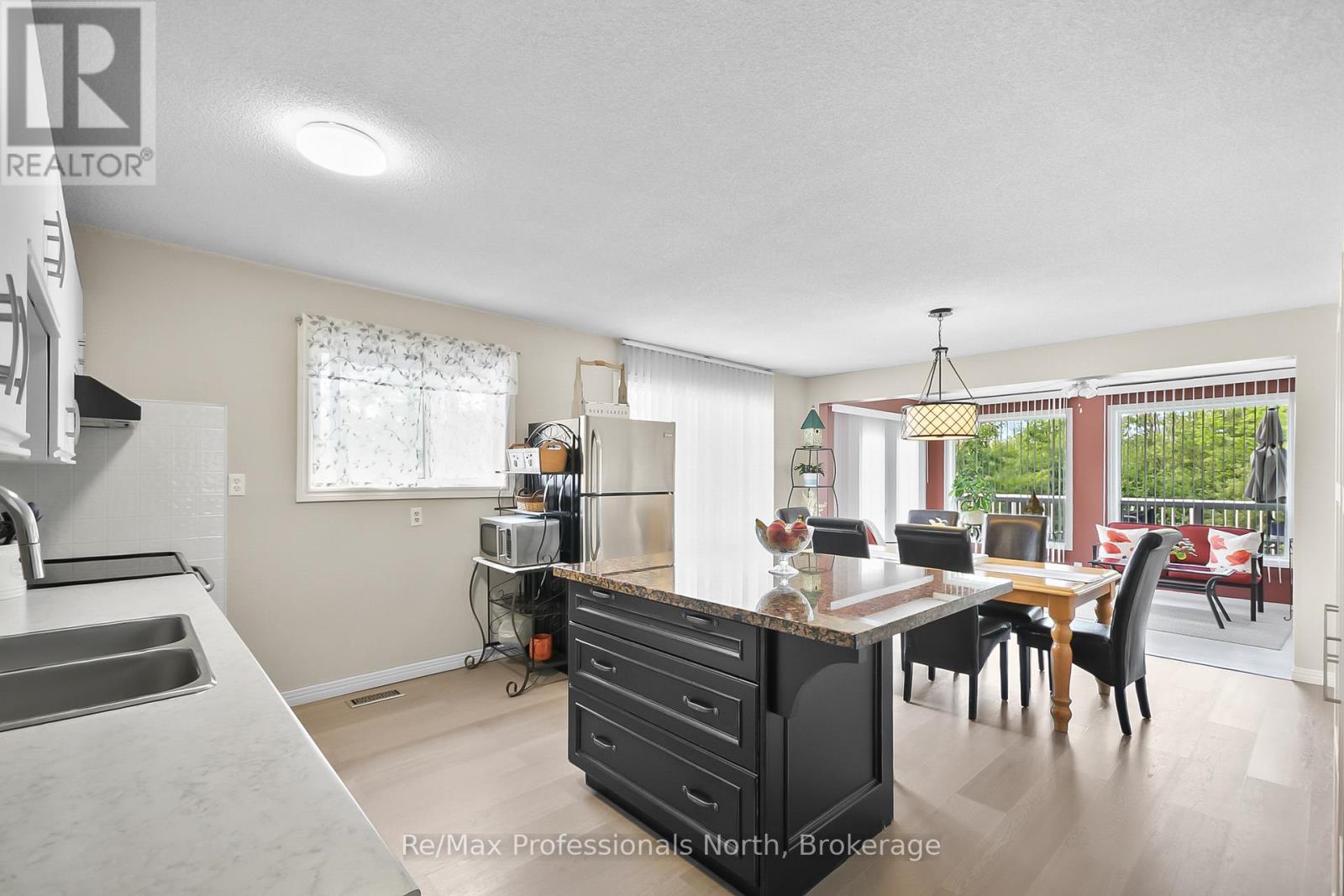 1244 Muskoka Road 169, Gravenhurst, Ontario  P1P 1R2 - Photo 11 - X12374658