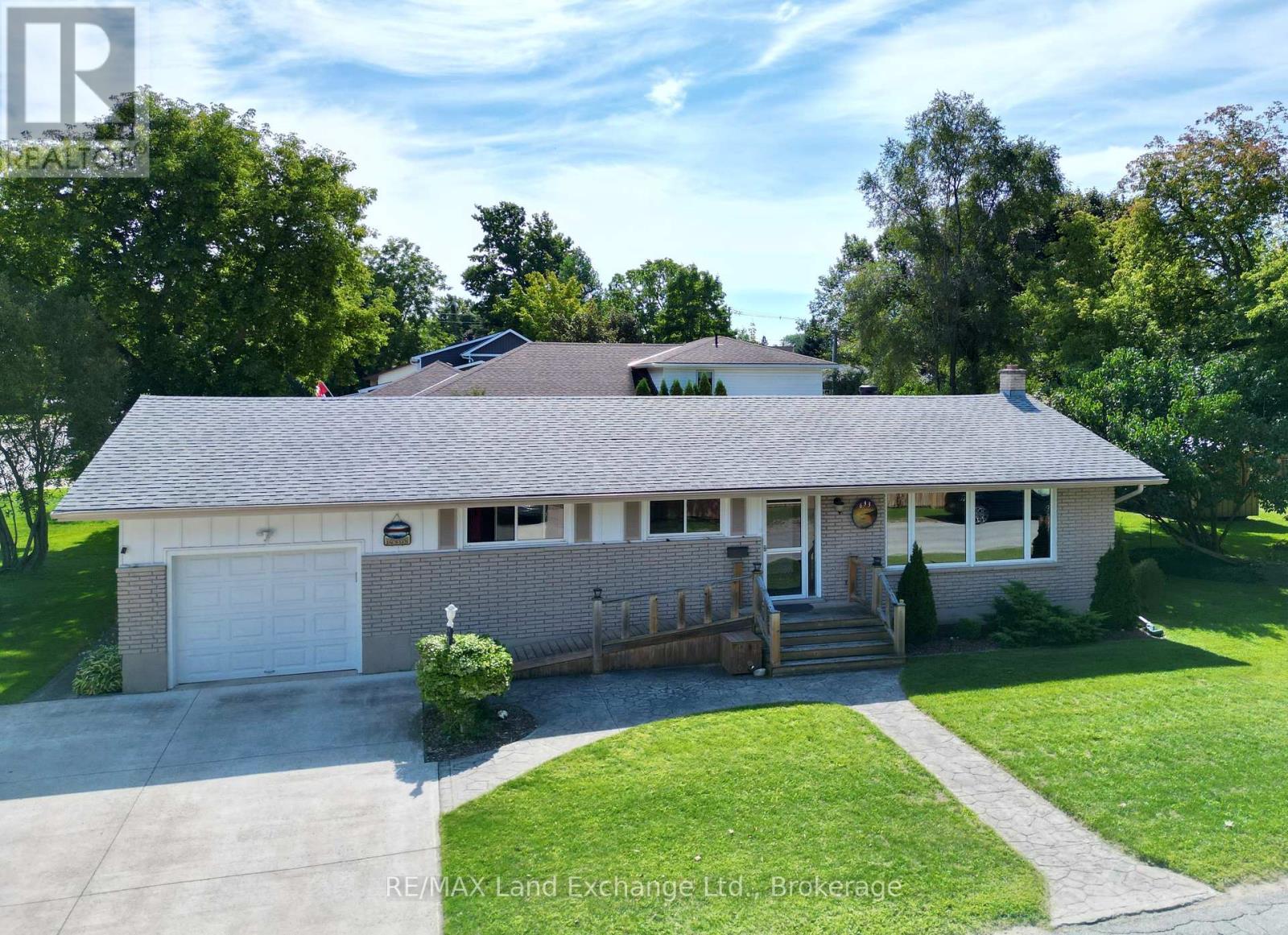 633 WELLINGTON STREET, Saugeen Shores, Ontario