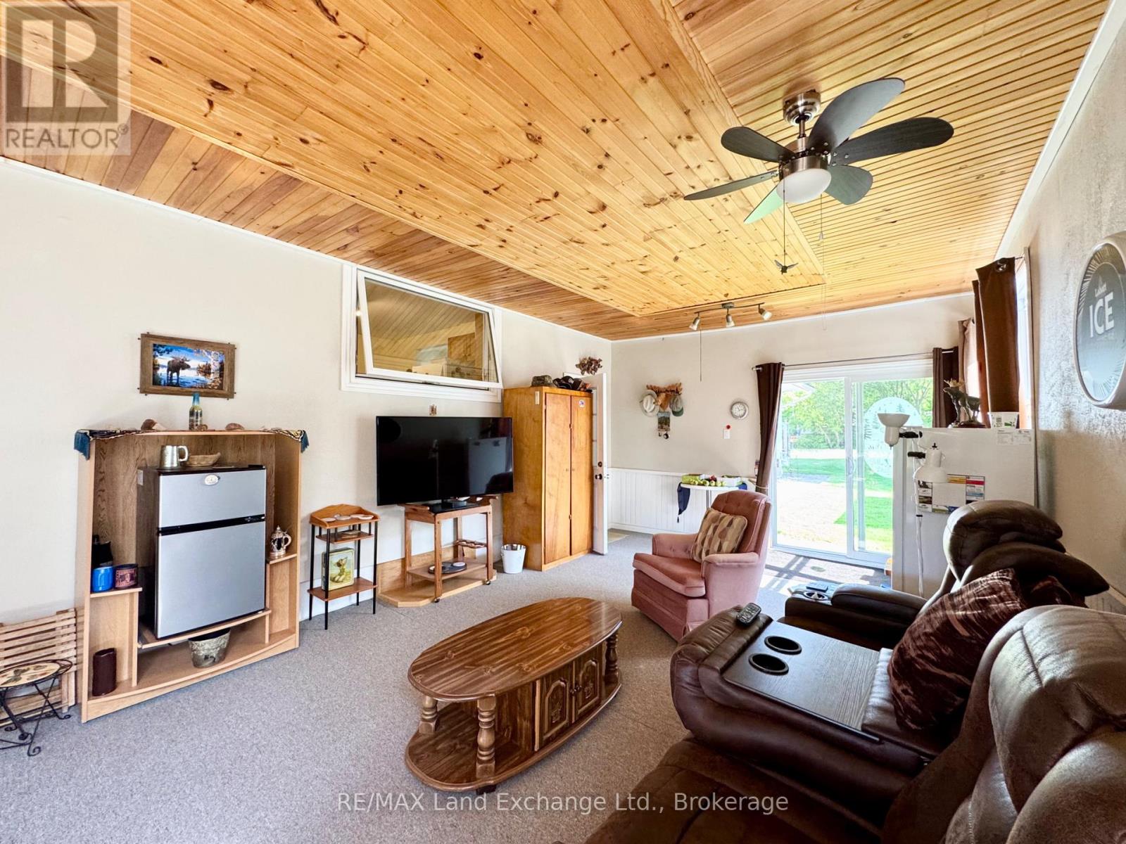633 Wellington Street, Saugeen Shores, Ontario  N0H 2C4 - Photo 11 - X12374661