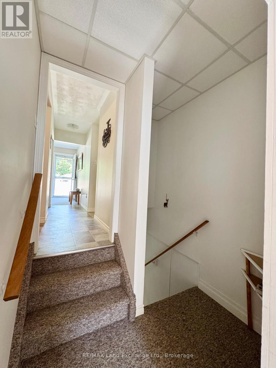 633 Wellington Street, Saugeen Shores, Ontario  N0H 2C4 - Photo 13 - X12374661