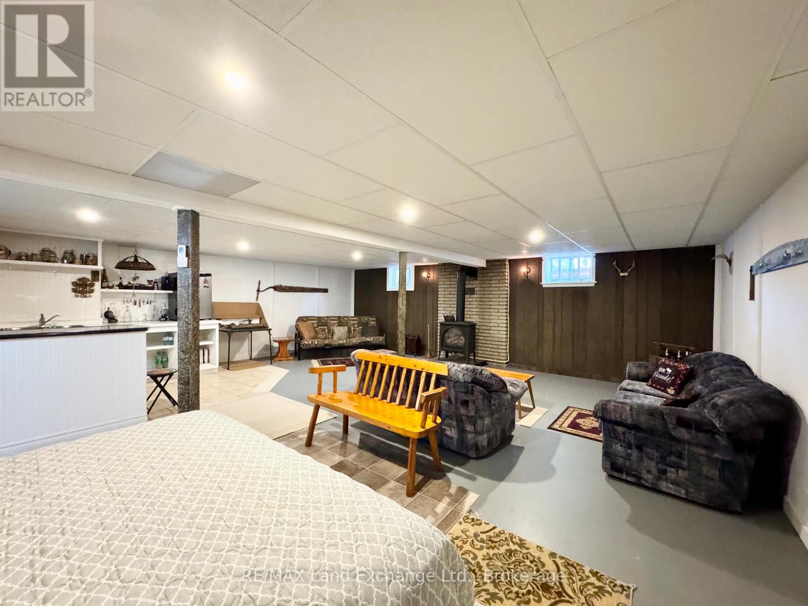 633 Wellington Street, Saugeen Shores, Ontario  N0H 2C4 - Photo 18 - X12374661