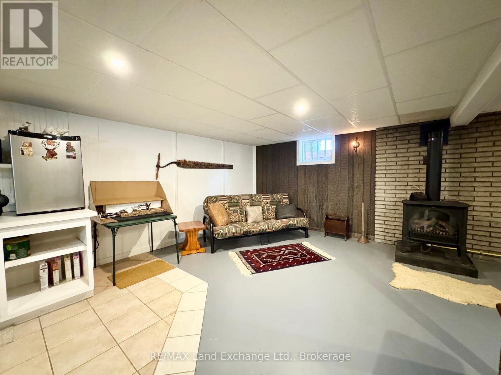 633 Wellington Street, Saugeen Shores, Ontario  N0H 2C4 - Photo 19 - X12374661