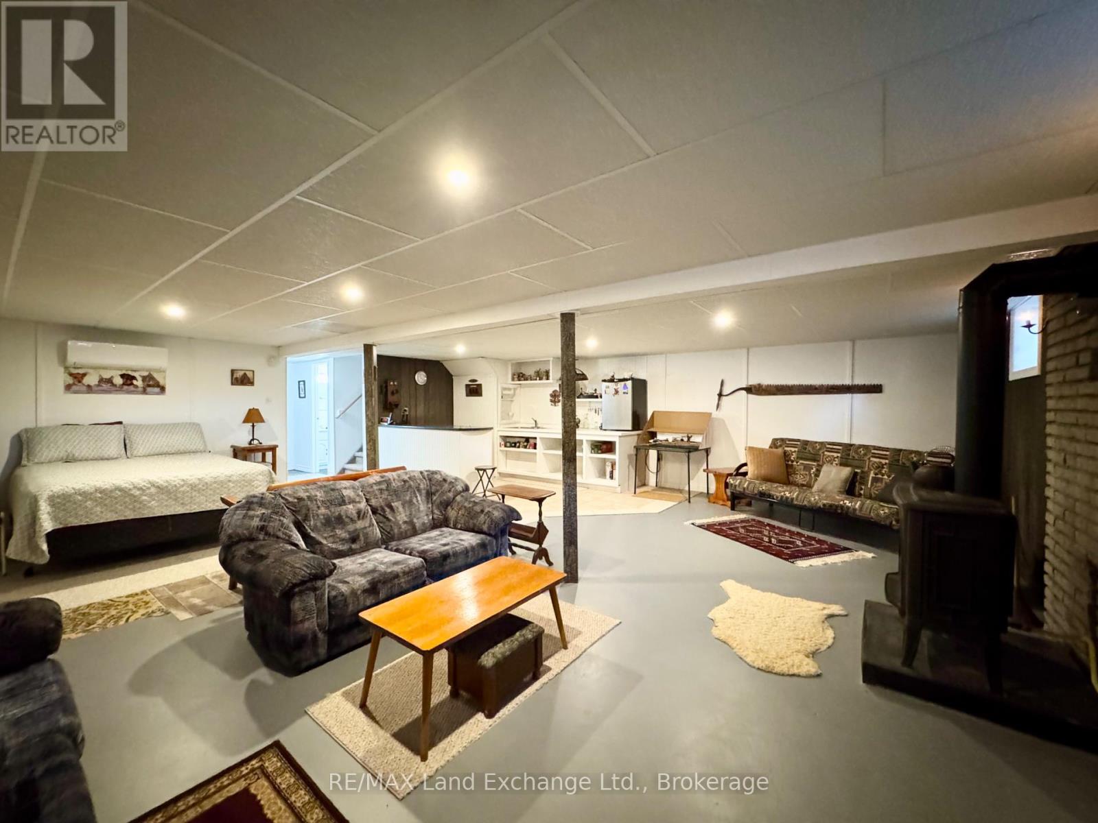633 Wellington Street, Saugeen Shores, Ontario  N0H 2C4 - Photo 20 - X12374661