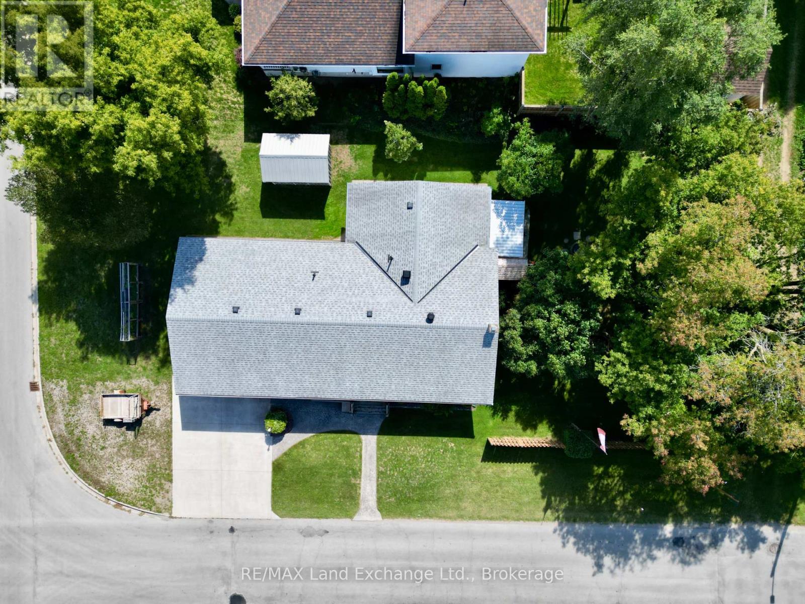 633 Wellington Street, Saugeen Shores, Ontario  N0H 2C4 - Photo 24 - X12374661