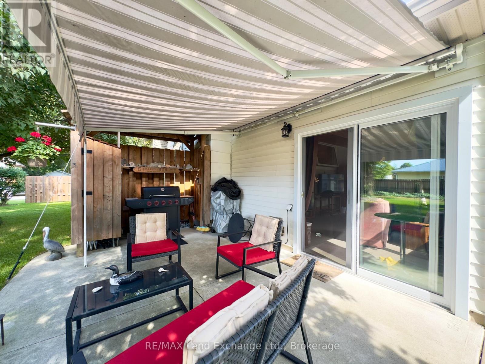 633 Wellington Street, Saugeen Shores, Ontario  N0H 2C4 - Photo 26 - X12374661