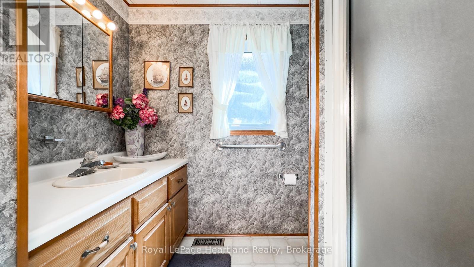 8 Cree Lane, Ashfield-Colborne-Wawanosh, Ontario  N7A 3Y2 - Photo 26 - X12374681
