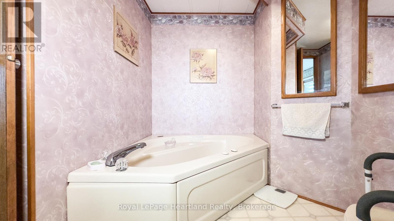 8 Cree Lane, Ashfield-Colborne-Wawanosh, Ontario  N7A 3Y2 - Photo 38 - X12374681