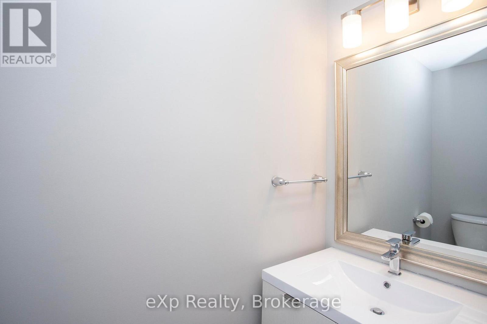 2048 Meadowgate Boulevard, London South, Ontario  N6M 1K1 - Photo 11 - X12374717