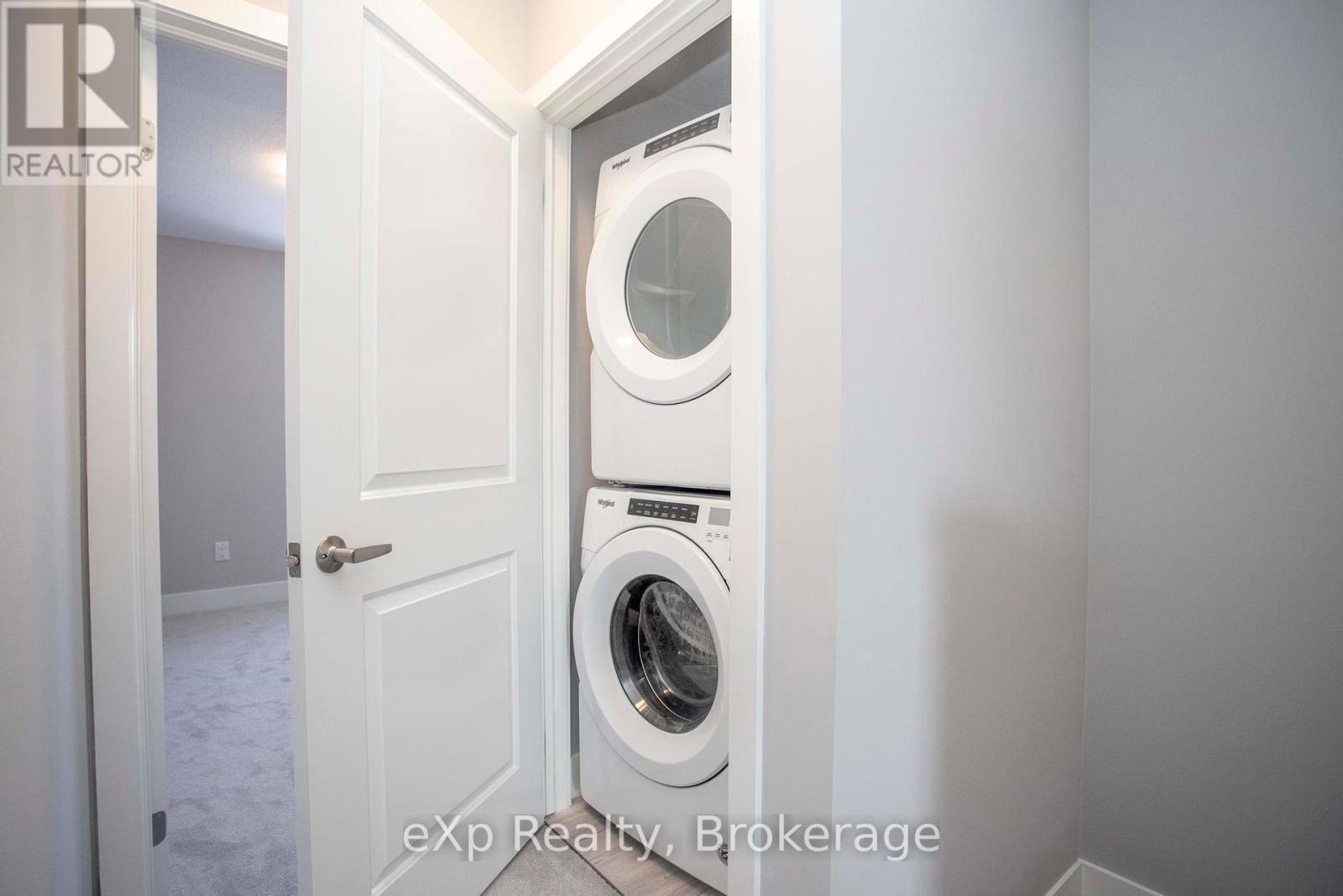 2048 Meadowgate Boulevard, London South, Ontario  N6M 1K1 - Photo 17 - X12374717