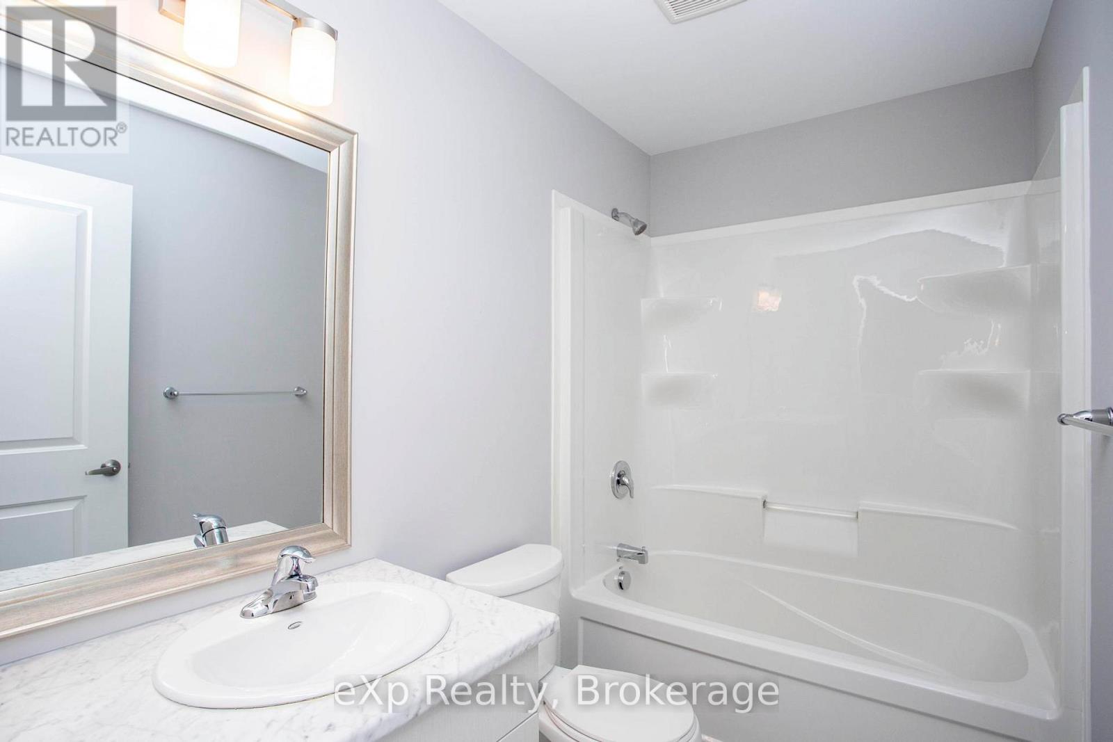 2048 Meadowgate Boulevard, London South, Ontario  N6M 1K1 - Photo 20 - X12374717