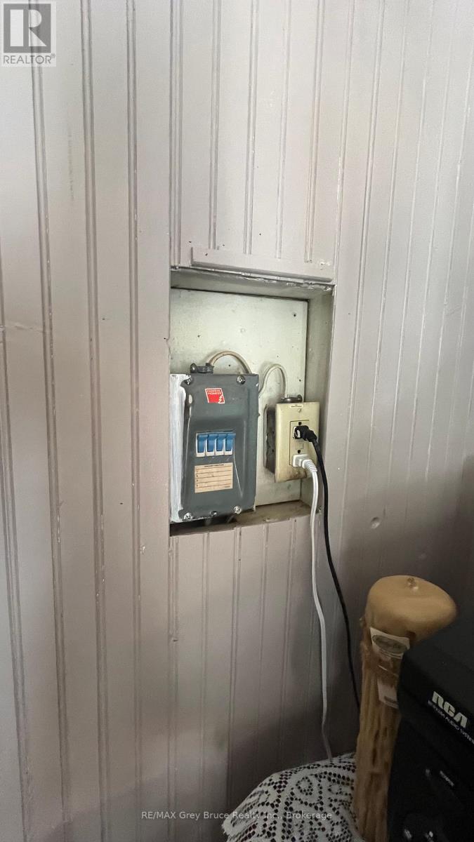 126 Harvey Street, Georgian Bluffs, Ontario  N0H 2N0 - Photo 32 - X12374767