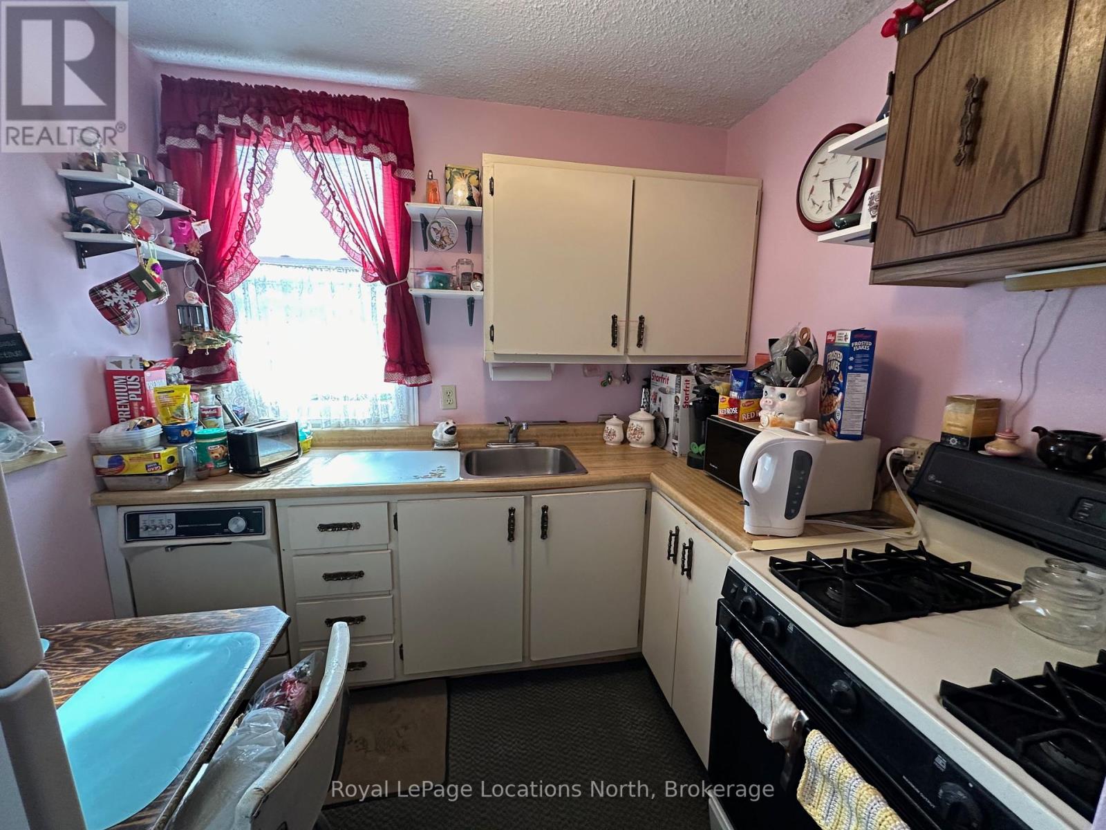 204 - 110 Sykes Street N, Meaford, Ontario  N4L 1S6 - Photo 8 - X12374794