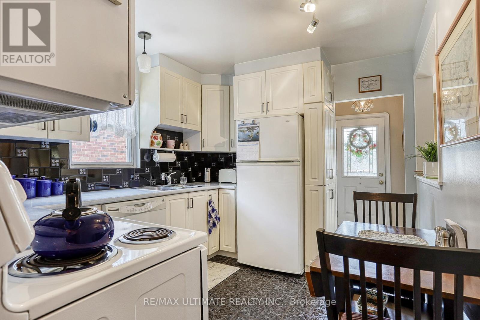 30 Joanith Drive, Toronto (O'connor-Parkview), Ontario  M4B 1S7 - Photo 10 - E12374571