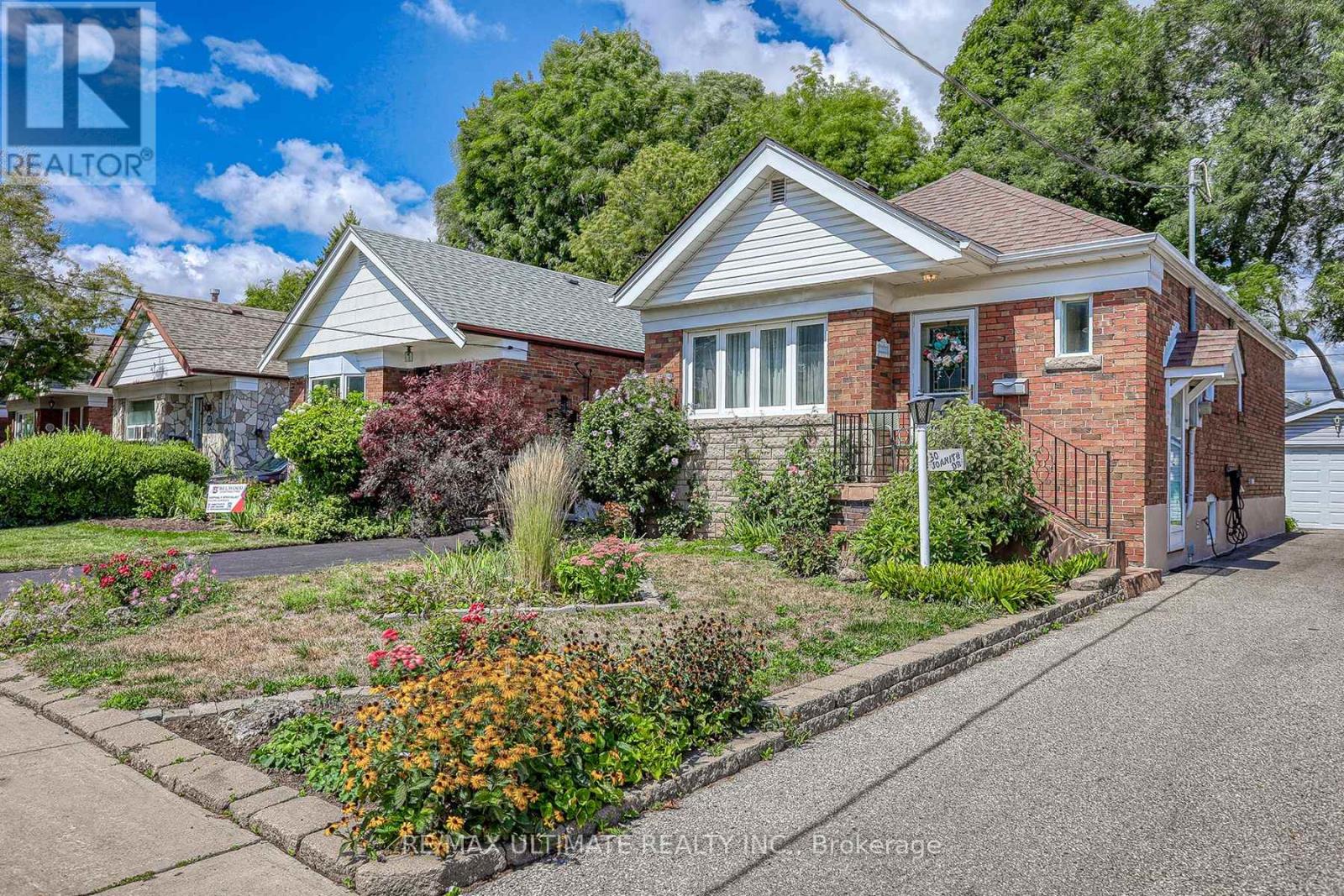 30 Joanith Drive, Toronto (O'connor-Parkview), Ontario  M4B 1S7 - Photo 2 - E12374571