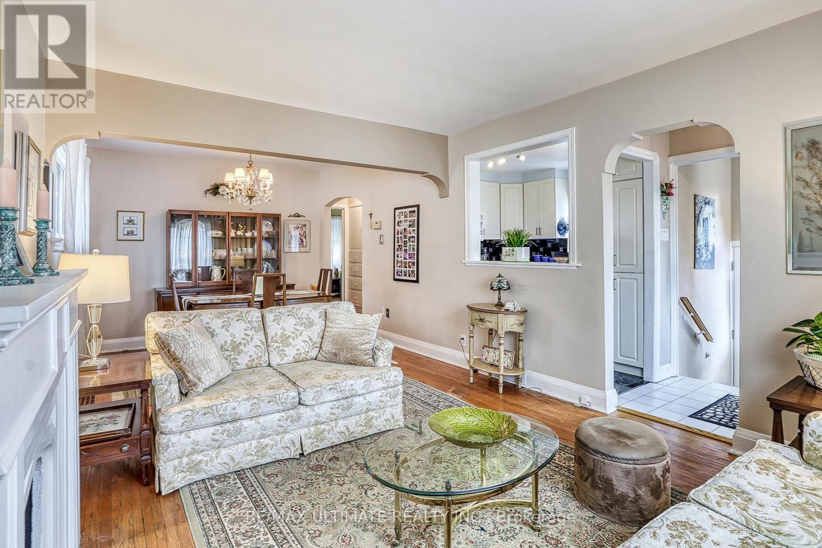 30 Joanith Drive, Toronto (O'connor-Parkview), Ontario  M4B 1S7 - Photo 7 - E12374571