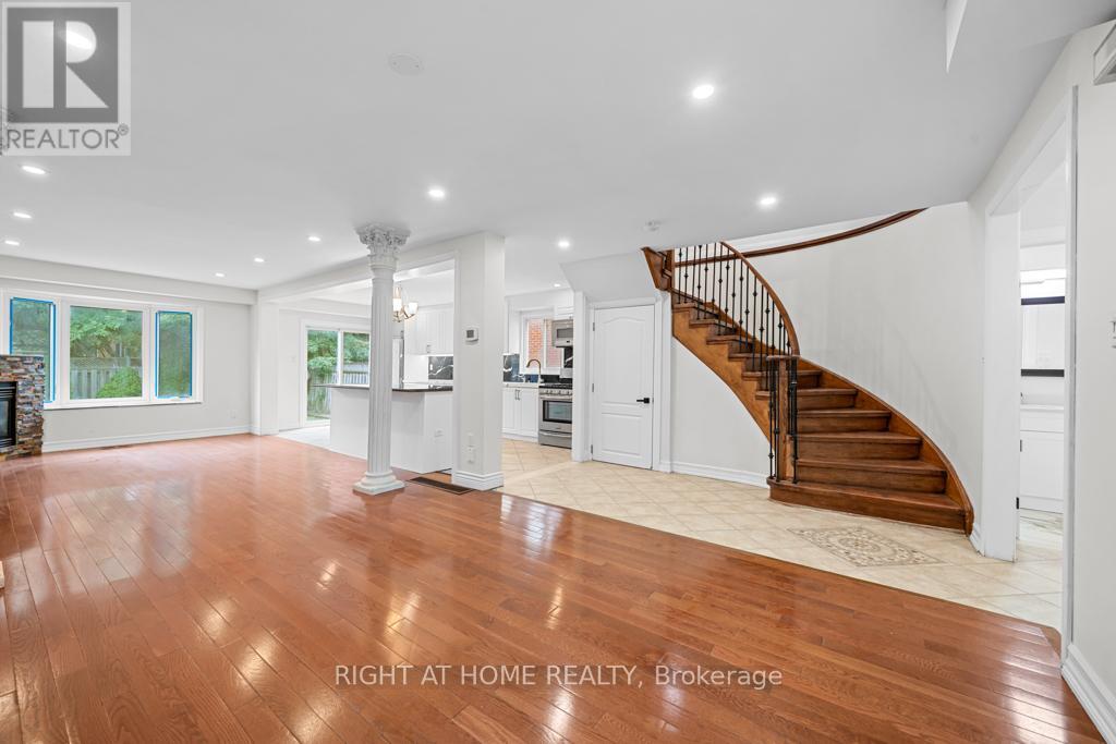 173 Kersey Crescent, Richmond Hill, Ontario  L4C 8X7 - Photo 10 - N12374558