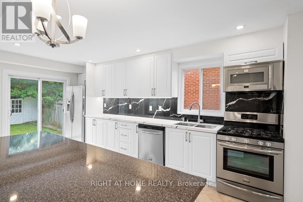 173 Kersey Crescent, Richmond Hill, Ontario  L4C 8X7 - Photo 11 - N12374558