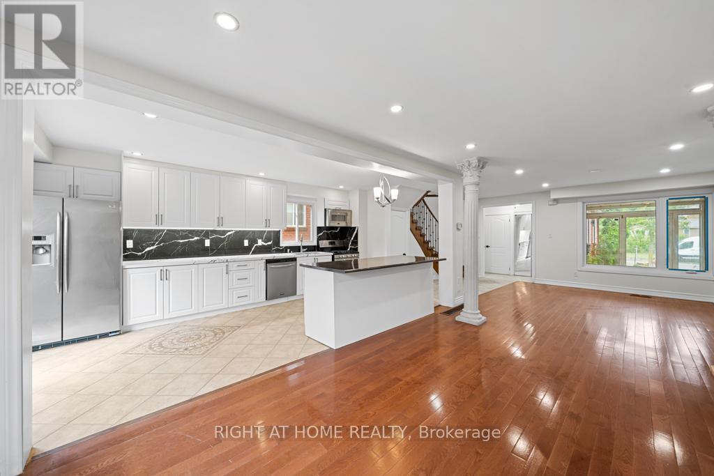 173 Kersey Crescent, Richmond Hill, Ontario  L4C 8X7 - Photo 14 - N12374558