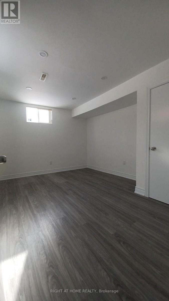 Lower Unit - 81 Oak Avenue, Richmond Hill, Ontario  L4C 6R6 - Photo 10 - N12374563