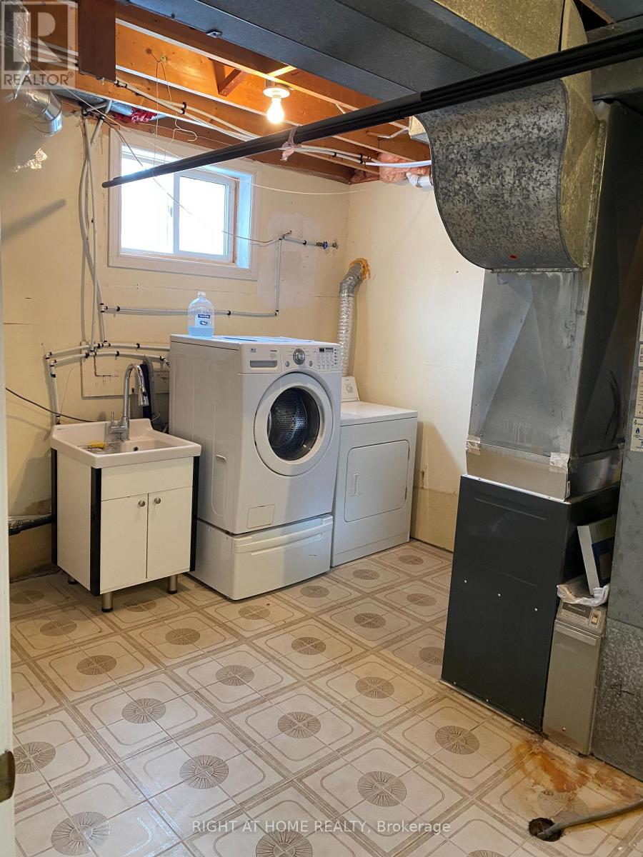 Lower Unit - 81 Oak Avenue, Richmond Hill, Ontario  L4C 6R6 - Photo 18 - N12374563