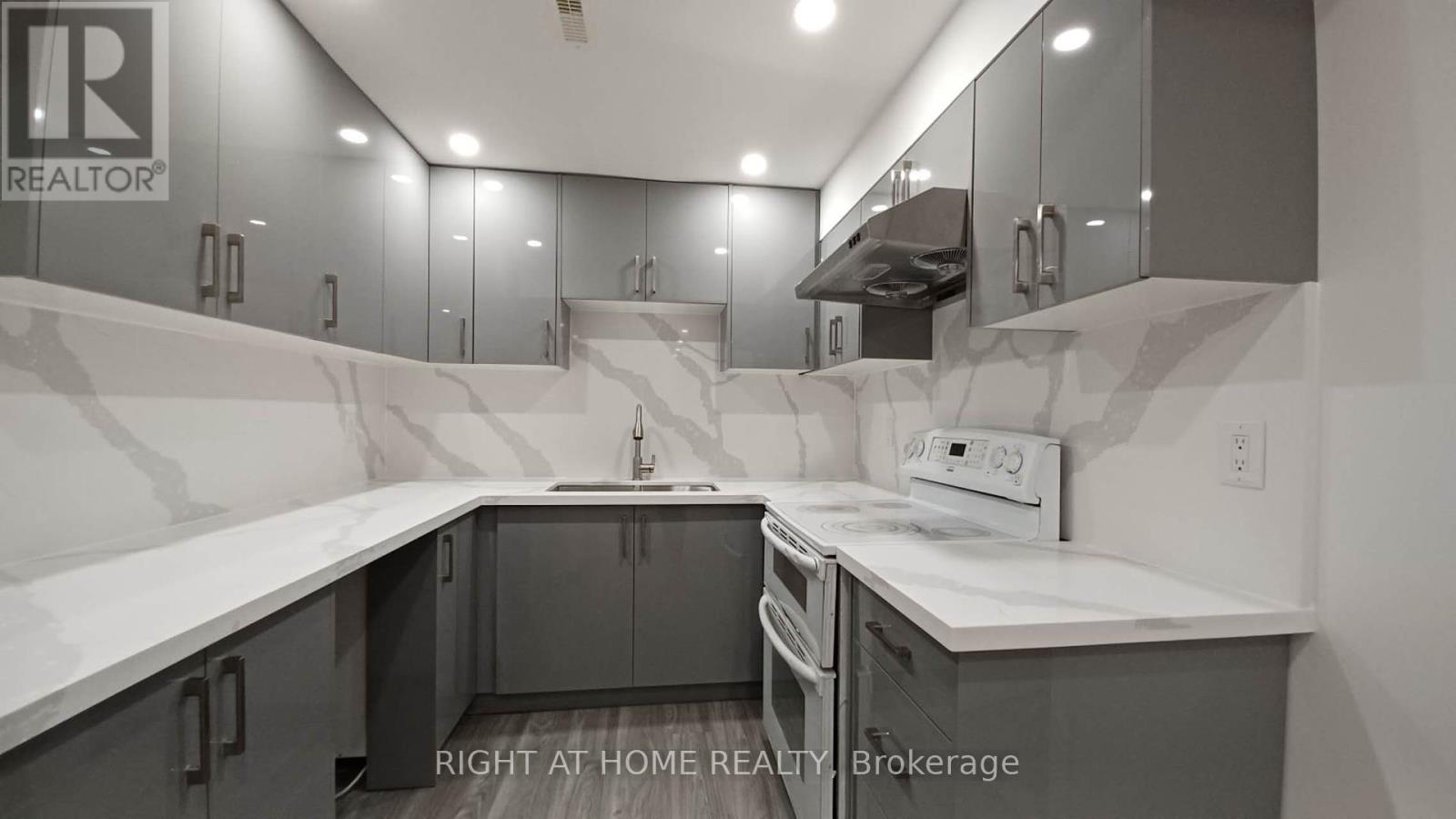 Lower Unit - 81 Oak Avenue, Richmond Hill, Ontario  L4C 6R6 - Photo 3 - N12374563