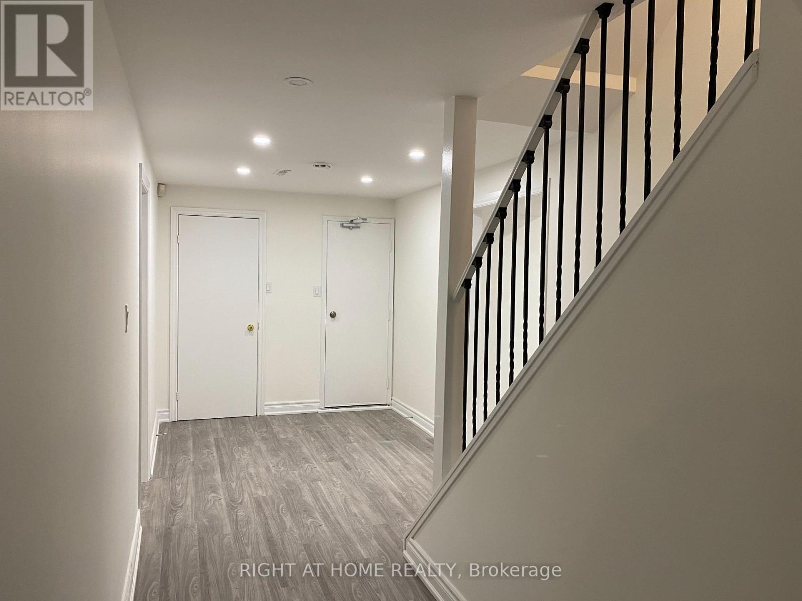 Lower Unit - 81 Oak Avenue, Richmond Hill, Ontario  L4C 6R6 - Photo 5 - N12374563