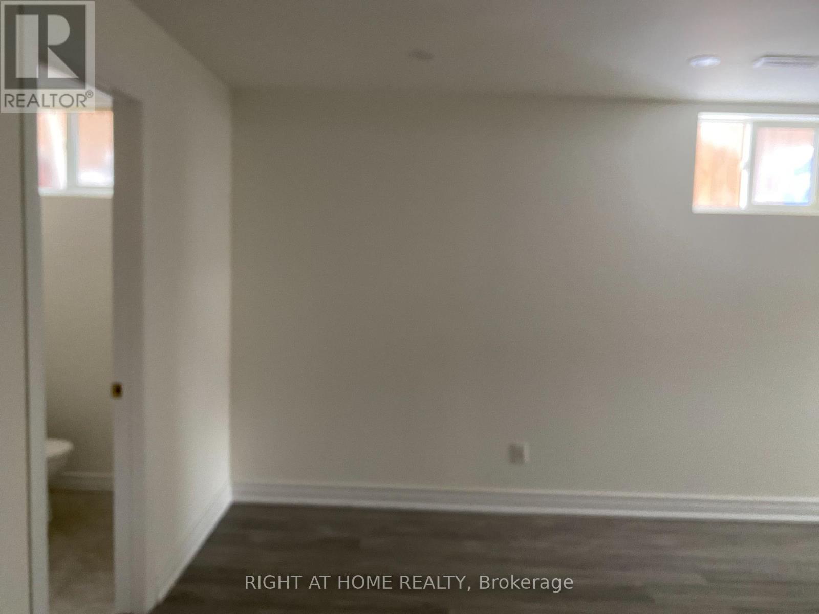 Lower Unit - 81 Oak Avenue, Richmond Hill, Ontario  L4C 6R6 - Photo 7 - N12374563