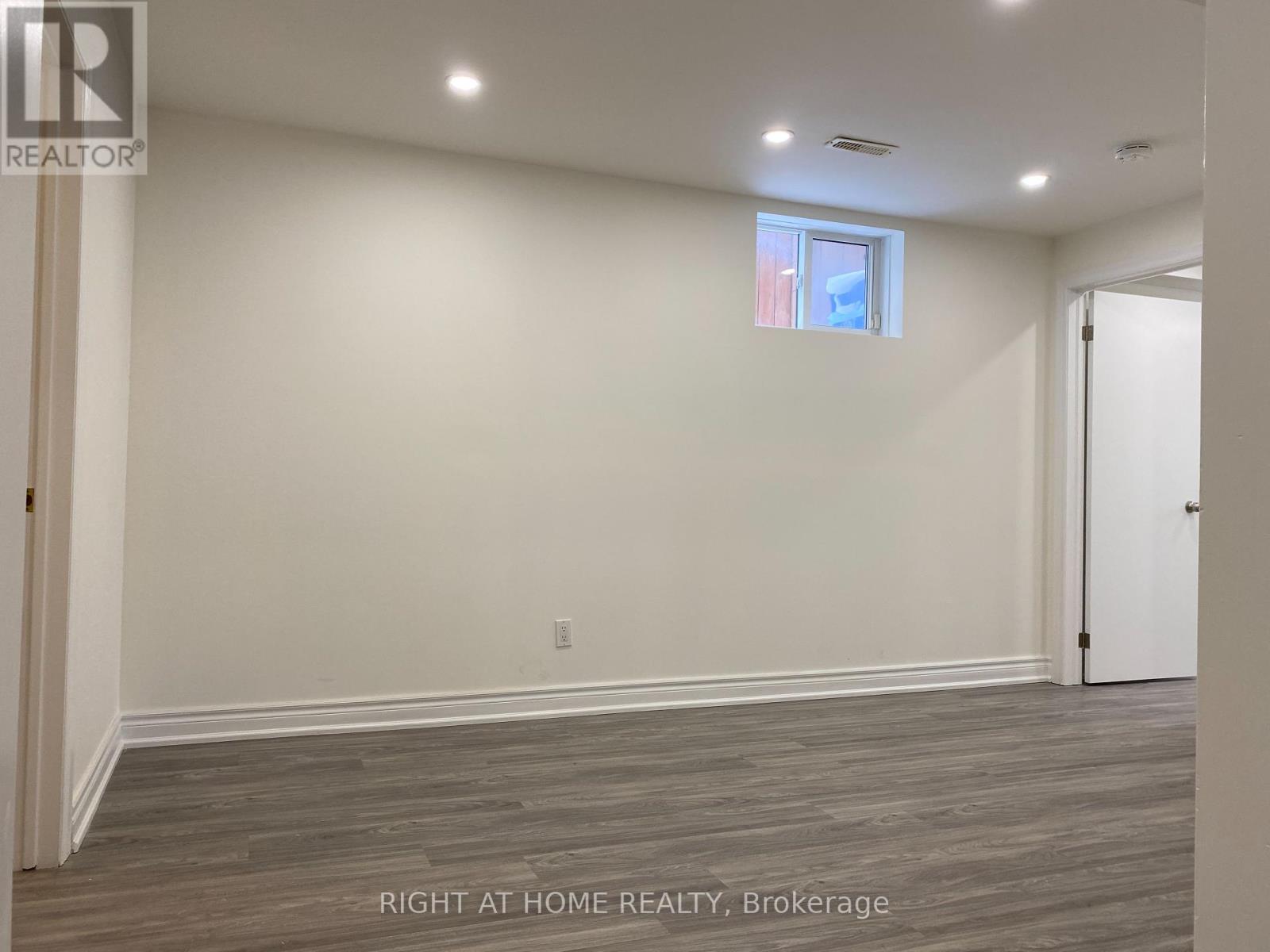 Lower Unit - 81 Oak Avenue, Richmond Hill, Ontario  L4C 6R6 - Photo 8 - N12374563