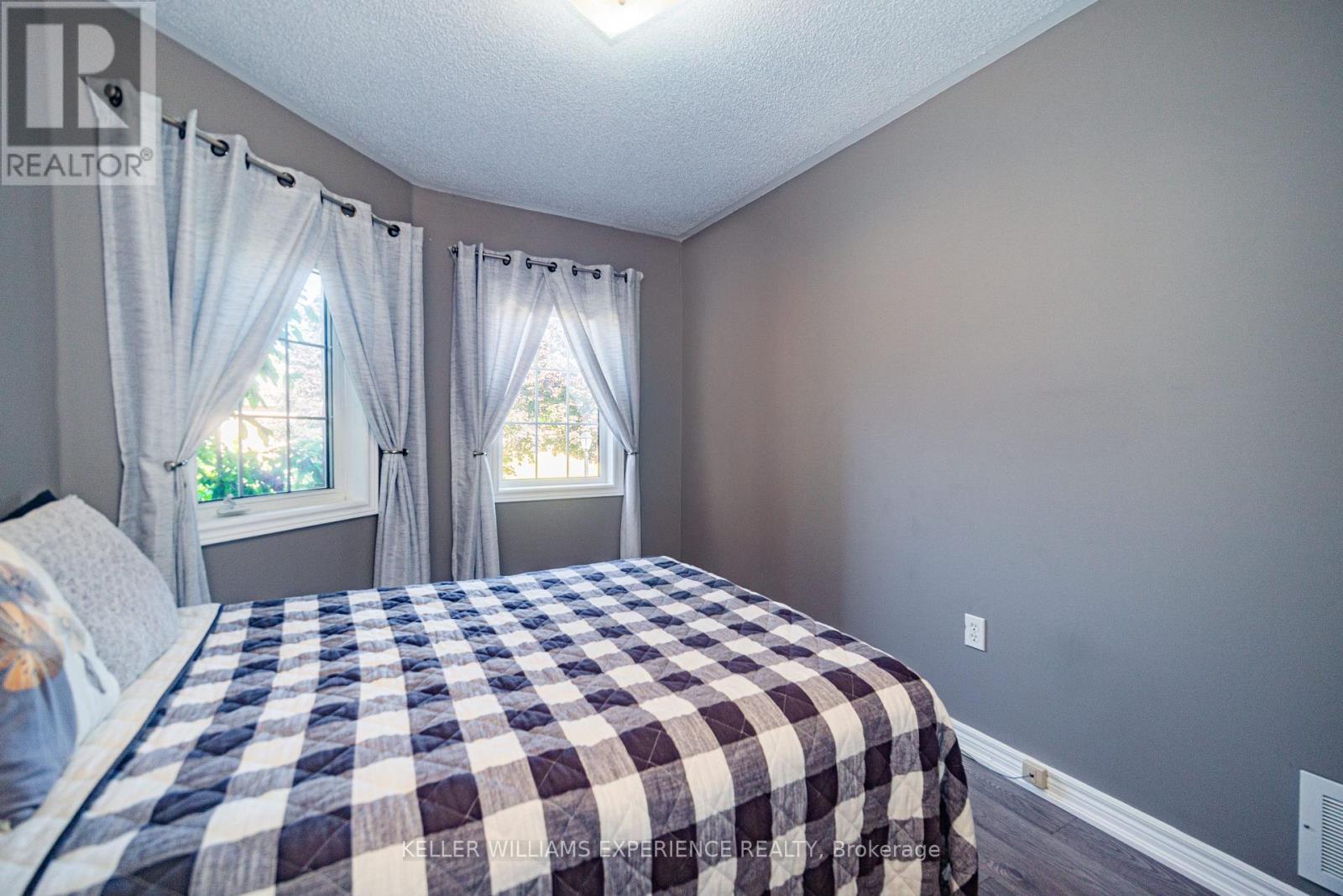 8 Kell Place, Barrie, Ontario  L4N 9K3 - Photo 15 - S12374629