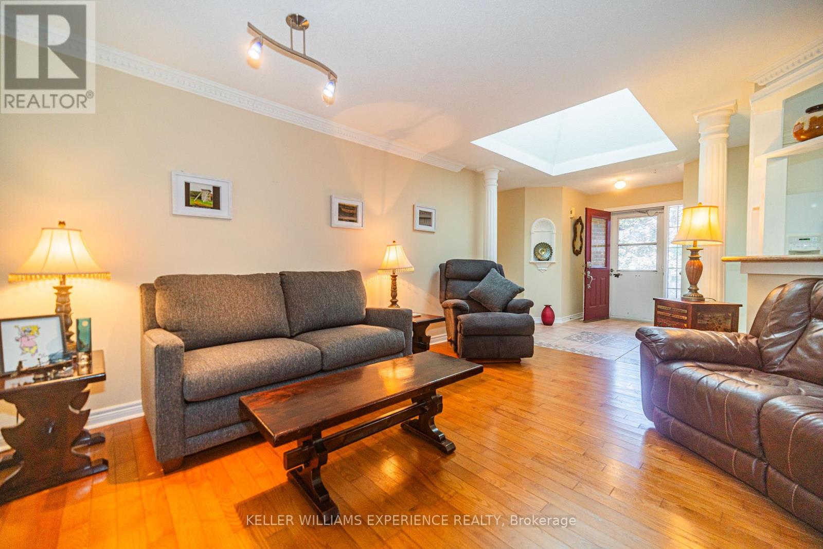 8 Kell Place, Barrie, Ontario  L4N 9K3 - Photo 5 - S12374629