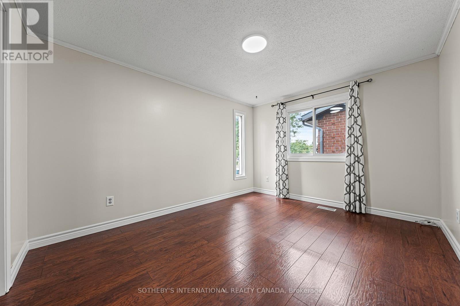 154 Covington Crescent, Kitchener, Ontario  N2N 2X4 - Photo 11 - X12374560
