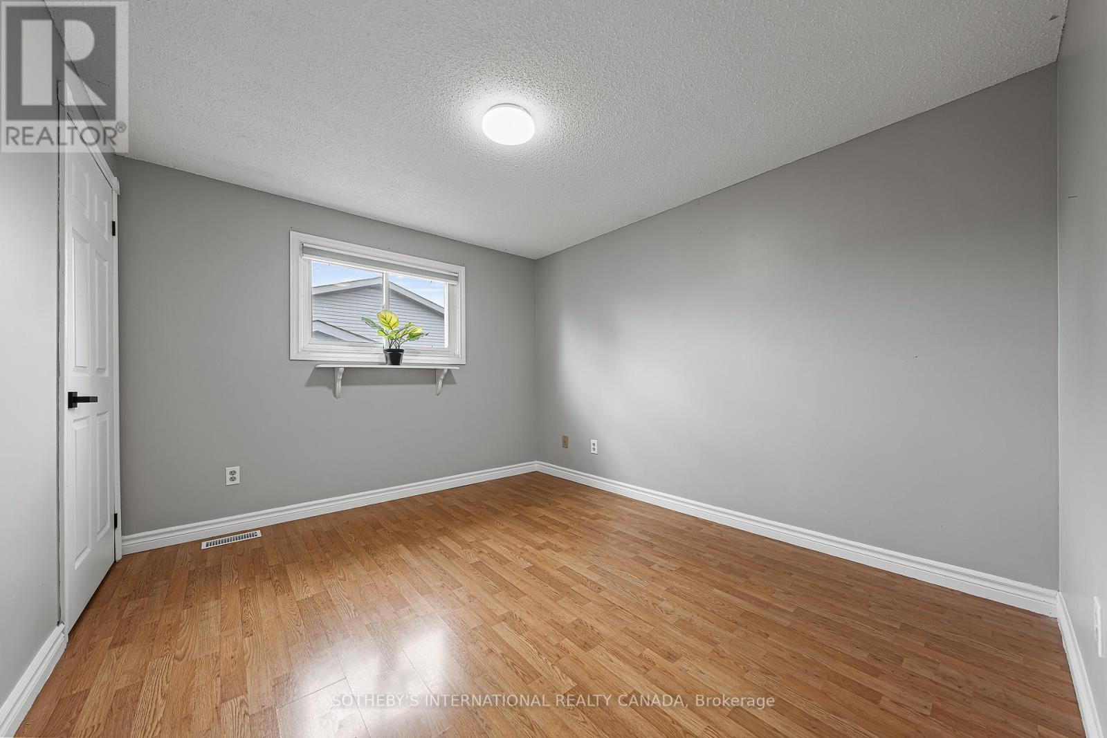 154 Covington Crescent, Kitchener, Ontario  N2N 2X4 - Photo 26 - X12374560