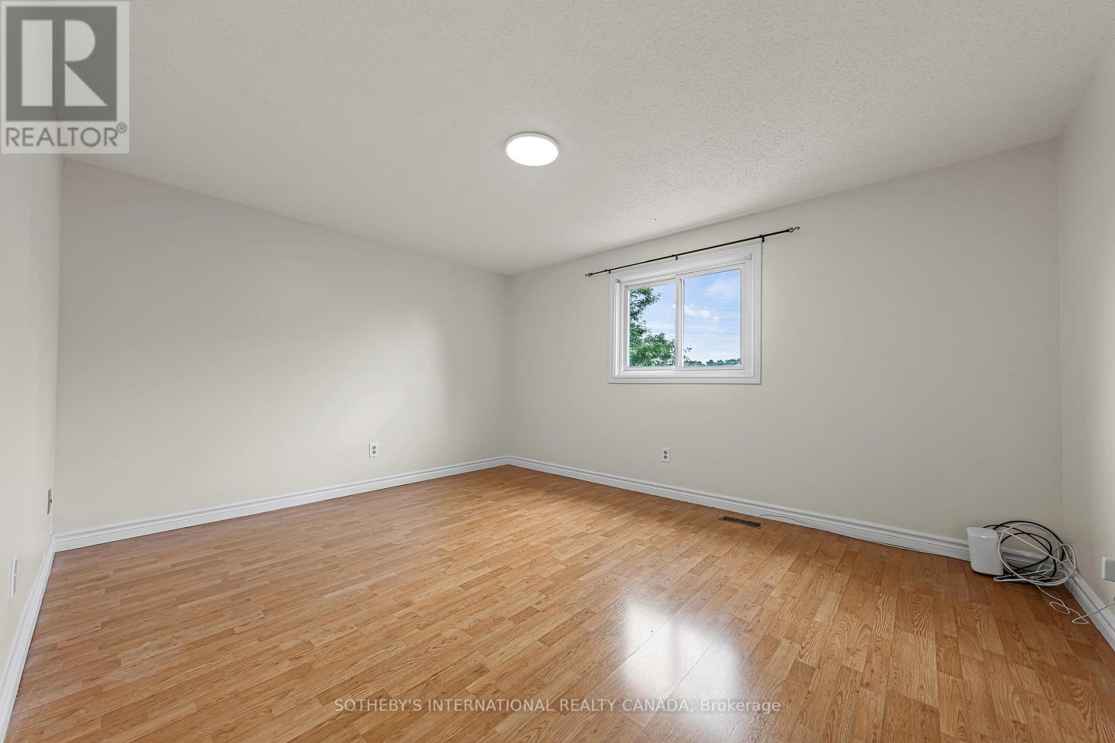 154 Covington Crescent, Kitchener, Ontario  N2N 2X4 - Photo 28 - X12374560