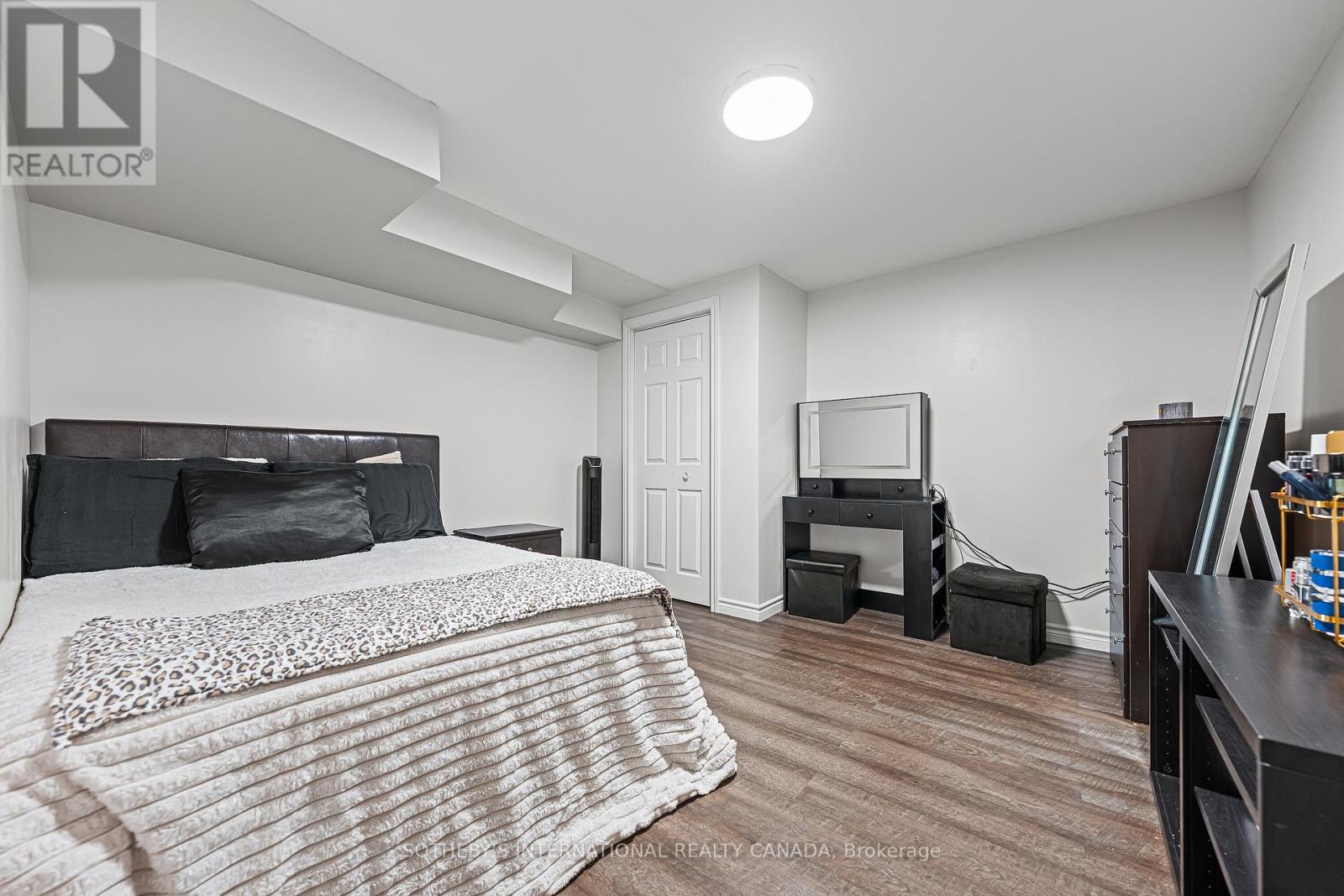 154 Covington Crescent, Kitchener, Ontario  N2N 2X4 - Photo 39 - X12374560