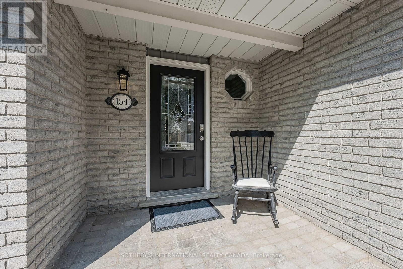 154 Covington Crescent, Kitchener, Ontario  N2N 2X4 - Photo 4 - X12374560