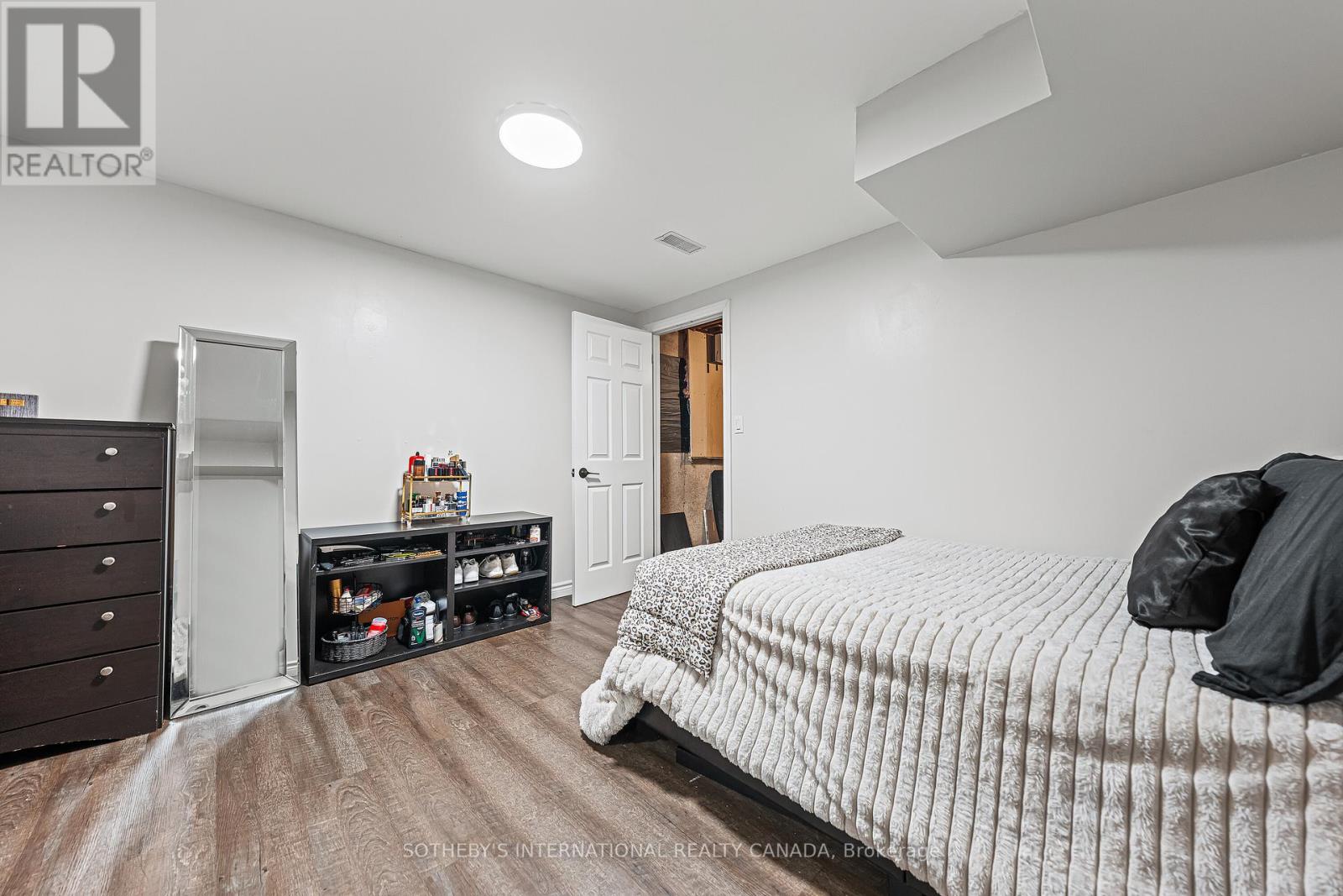 154 Covington Crescent, Kitchener, Ontario  N2N 2X4 - Photo 40 - X12374560