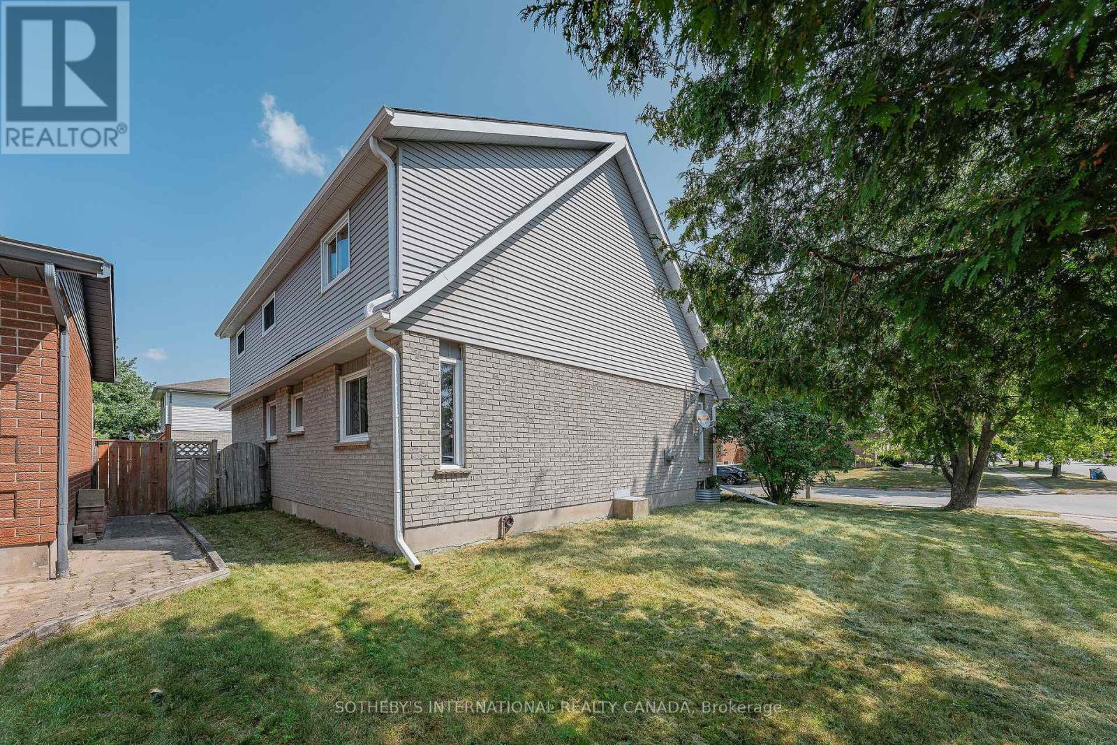 154 Covington Crescent, Kitchener, Ontario  N2N 2X4 - Photo 49 - X12374560