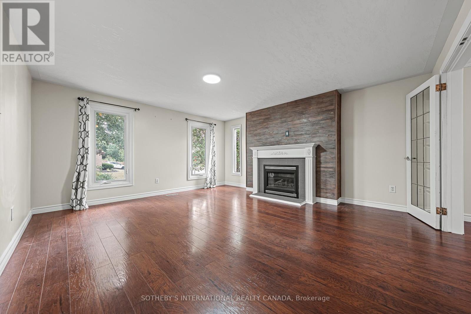 154 Covington Crescent, Kitchener, Ontario  N2N 2X4 - Photo 6 - X12374560