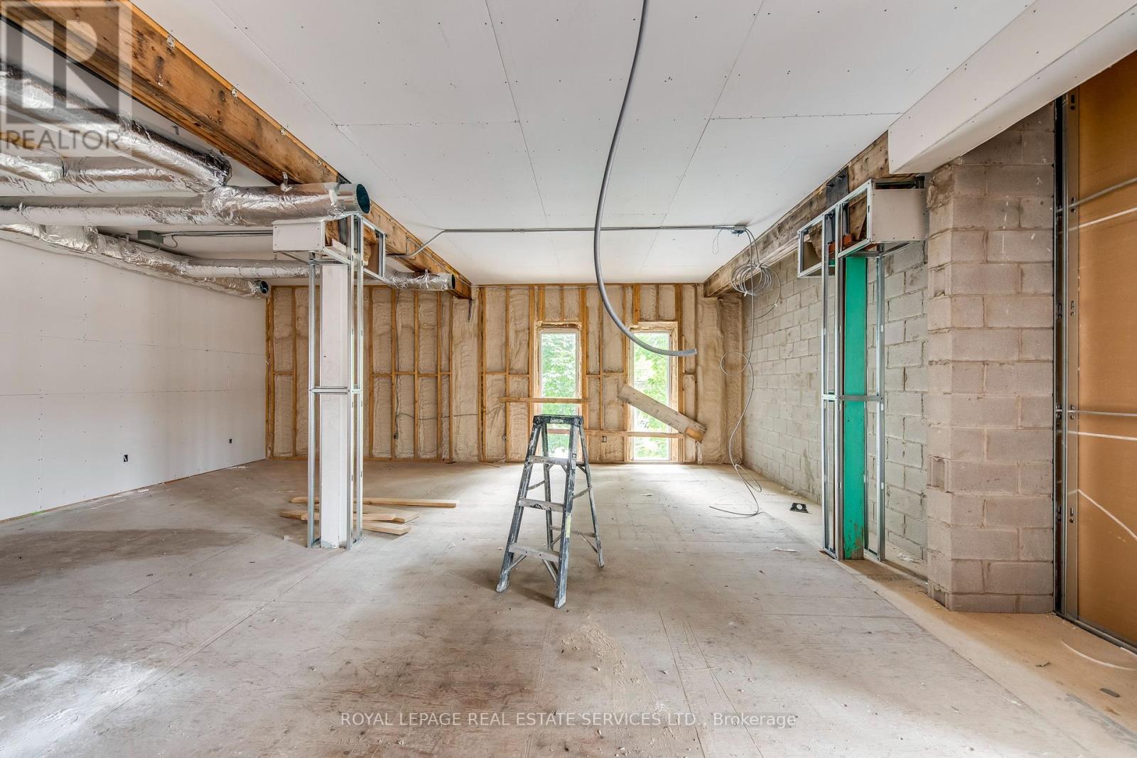 200 - 401 Victoria Avenue N, Hamilton, Ontario  L8L 5G7 - Photo 5 - X12374589